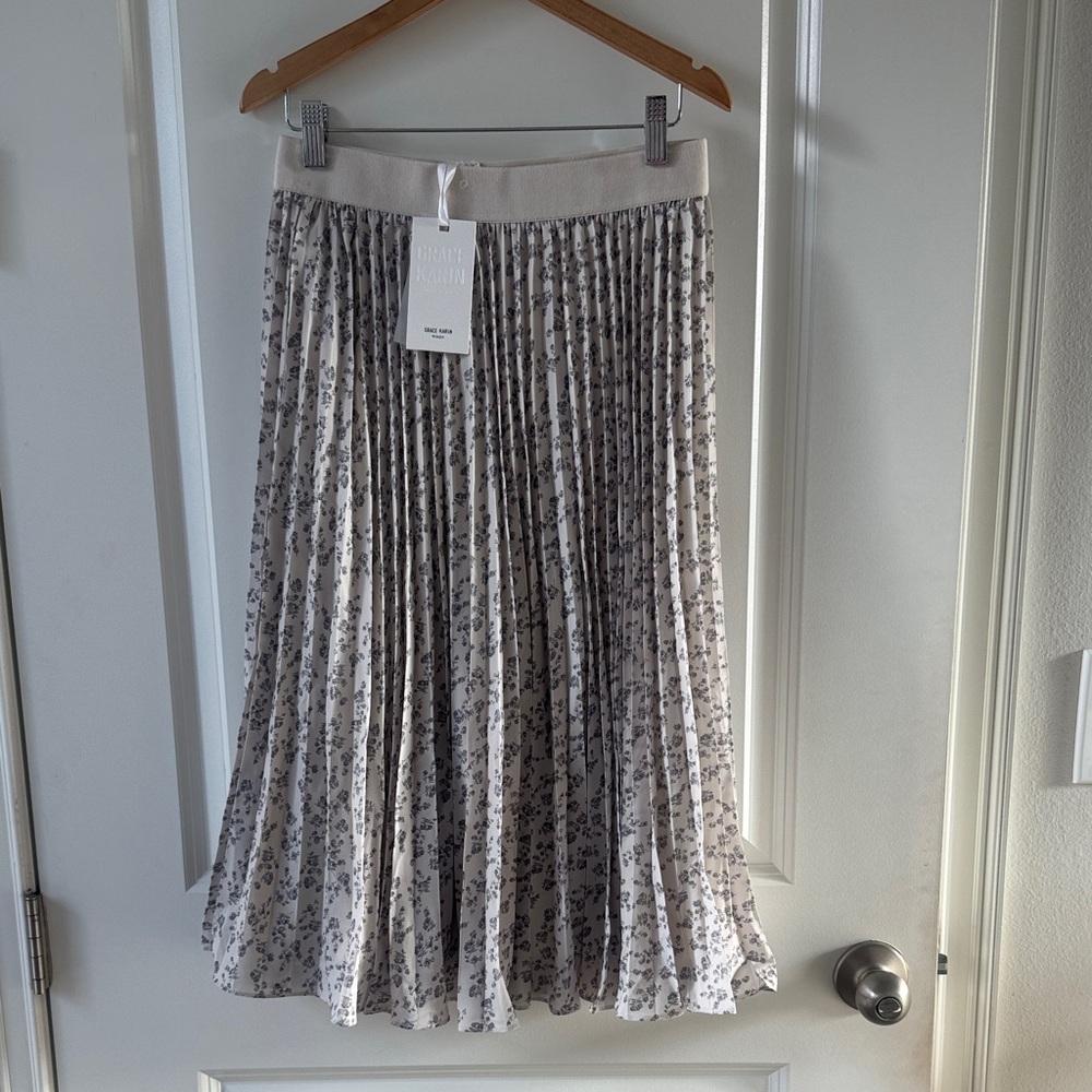 Pleated Floral Midi Skirt in Light Beige